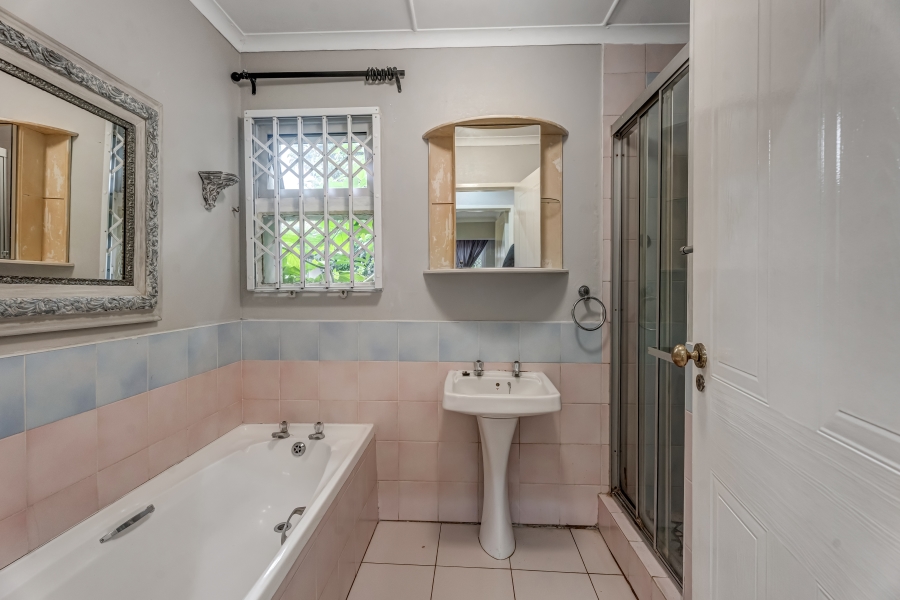 4 Bedroom Property for Sale in Beacon Bay Eastern Cape